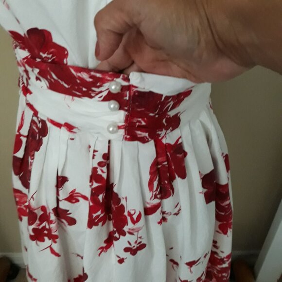 RED AND WHITE FLORAL DRESS / SIZE 6 / MARCA MODA INTERNATIONAL - Picture 6 of 9